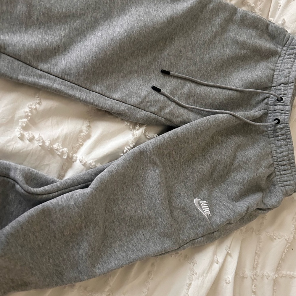 Nike Gray Joggers with Adjustable Drawstring and Ribbed Cuffs